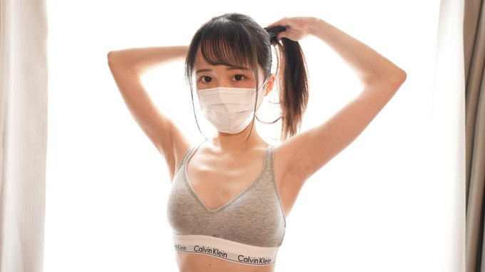 Shooting today!! Calvin Klein's underwear looks good on Kiuchi-san. https://t.co/tc60V1lUsK