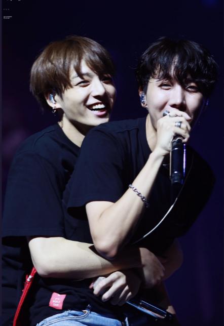 theajinon's tweet photo. Hobi and JK...please be OK...we'll be praying for ur fast recovery...사랑해
get well soon our loves
#GetWellSoonJhope #GetWellSoonJungkook https://t.co/JA8b3vLN5T