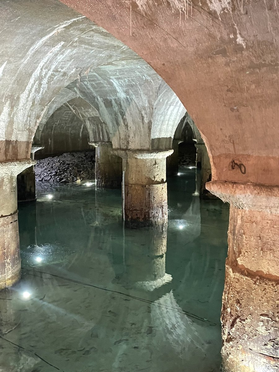 BBrocard's tweet photo. 💧Bien si précieux que seule une cathédrale peut lui servir de réservoir 🤩
Visite passionnante à l’Usine des Eaux de #Caluire 
De 1856 à 1976, ses gigantesques pompes à vapeur de Cornouailles de 20m de haut produisaient + de 20.000m3 d’eau/j.
@assoperica 
https://t.co/1TjmXzjNVk https://t.co/zTpQgIiCFL