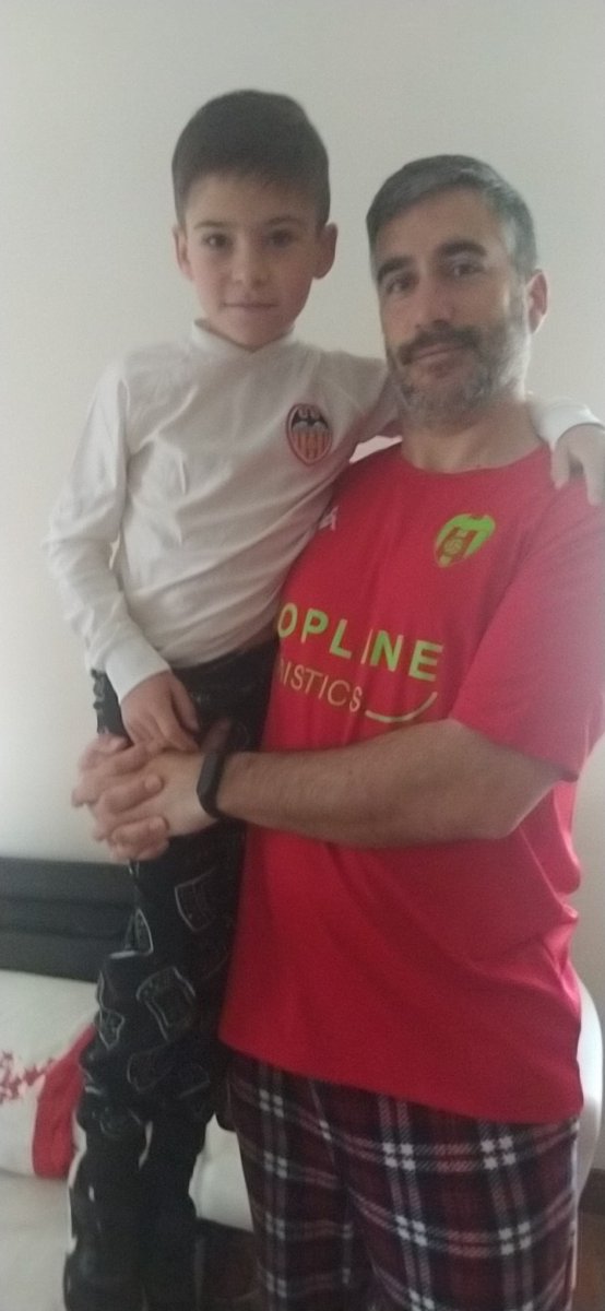fernando7saez's tweet photo. @cdmalilla1969 @valenciacf @RealBetis Fernando Sáez del Río https://t.co/kzXQc2Iezt