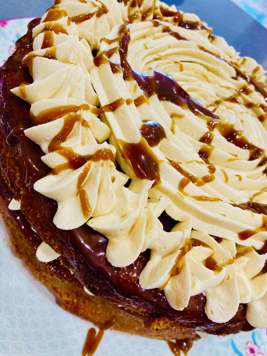 ChocellaBrixham's tweet photo. When only sticky toffee will do. 😊 Naughty but a bit nice! 😊 💖
#treats #stickycake #chocolate #ellas #chocella.co.uk https://t.co/QJ9Bpr3ZdN