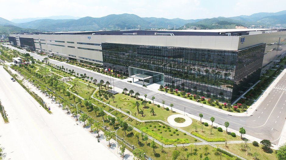 FuzhouCity's tweet photo. The #Fuzhou manufacturing base of the IoT company BOE was approved as a “#LighthouseFactory” by the World Economic Forum on March 30. Its production line can produce high-end LCD products with less unit cost and greater overall output, a boost for green #sustainabledevelopment. https://t.co/LdYMHroTL0