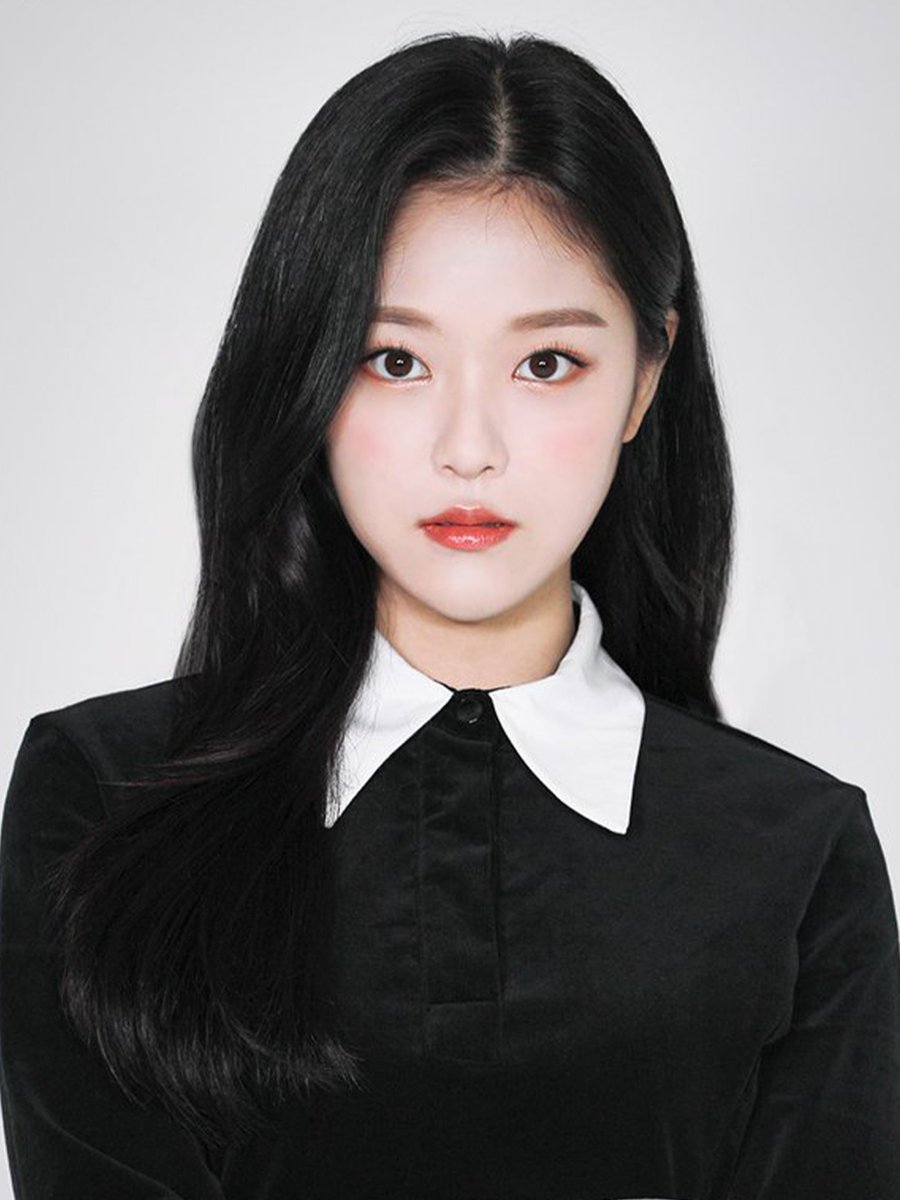 loonasthinker's tweet photo. shes the definition of elegance. https://t.co/MbvwvuPvsj