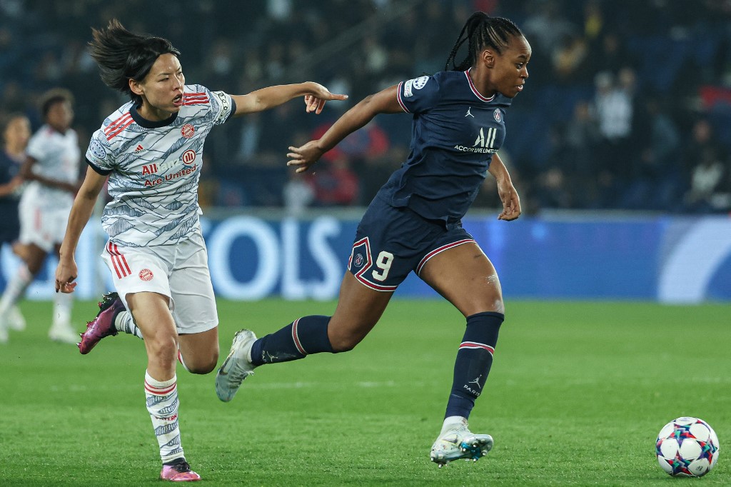 FidoMedia's tweet photo. frauenfussball via@FidoMedia 
@UWCL Ein 2:2 nach Verlängerung reichte den @FCBfrauen nicht zum Weiterkommen. Im Prinzenpark zu Paris sorgten 27.262 Zuschauer für einen Rekordbesuch bei einem Heimspiel der @PSG_Feminines. In Barcelona waren es sogar 91.553!
https://t.co/7pawaqxDSd https://t.co/RC4whkWJ91