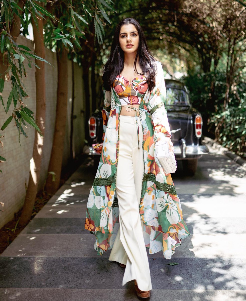 CollectiveIndia's tweet photo. Standing tall and literally feeling like Im 6 ft in these beautiful summer outfits from @tedbaker X @collectiveindia 🌴🌸🌻
Also obsessing over the white bag in the last pic 🤩 - @sharnamli
..
#tedtotoe #tedbaker #springtime #spring2022 #collectiveindia https://t.co/wSOrBAcEKF