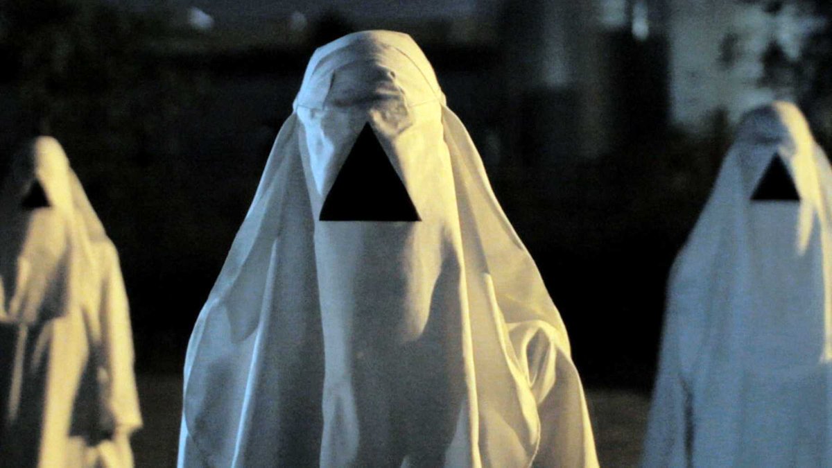 🎲Juguemos un poco 🎲
Cuatro películas de Terror que estoy segura me gustan a mí más que a la mayoría 😬