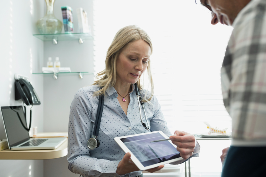 TK_Presse's tweet photo. Wie gute Kommunikation zur #Patientensicherheit beitragen kann,  wird am 1. April beim @afgis_de-Workshop "Wie kommuniziere ich das Richtige richtig?" diskutiert. TK-Kollegin Dr. Kerstin Hofreuter-Gätgens moderiert die Veranstaltung.
Infos &amp; Anmeldung ➡️
https://t.co/qoVl7Ovd4f https://t.co/GHWUyXKZlC