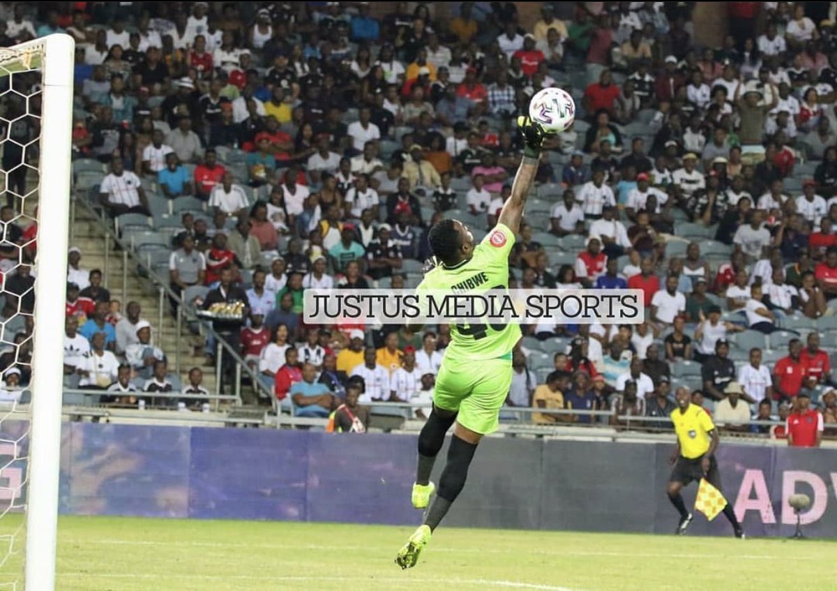 kwazeybear's tweet photo. Underrated?? Oh hell yeah!!
A keeper with great skill & experience. #zambianinternational #zambian #keeper #goalkeeper #goalminder #psl #chibwe #cyrilchibwe #mwenyachibwe #myopinion #lovepsl #dstvprem #dstvpremiership https://t.co/7xfA2rQcHt