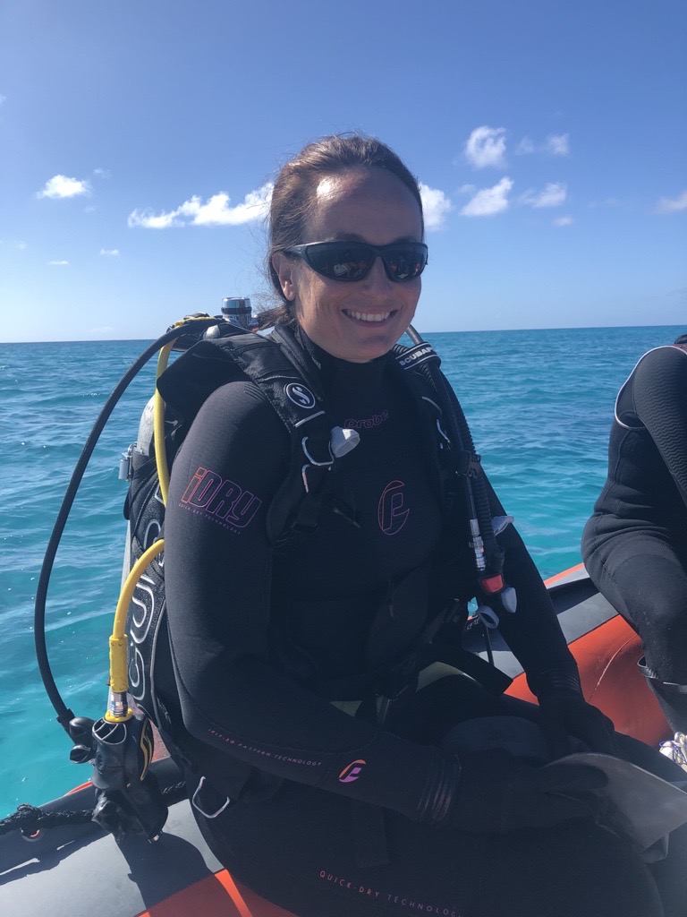 Cruise day 29 and we are wrapping up our search for heat tolerant corals on the #GBR for #RRAP and #globalsearch. Could NOT have been done without the amazing expertise of Veronique Mocellin. What would we do without tech officers? A lot less than what we did. THANKS Vero! ❤️❤️❤️