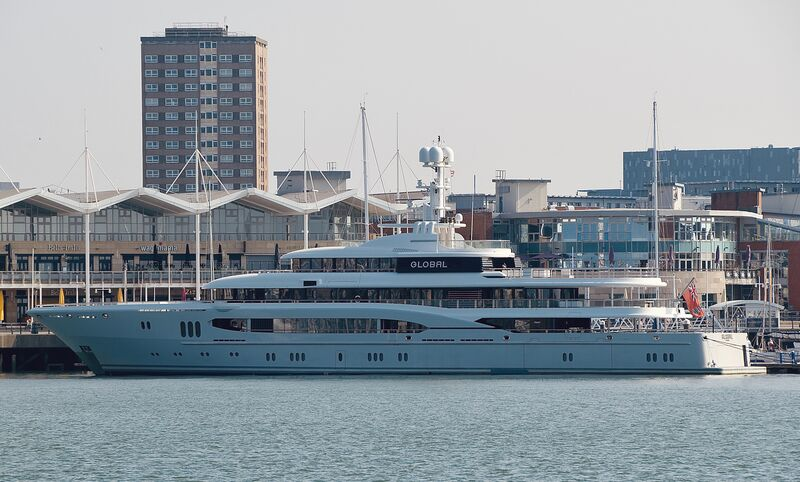 sytreports's tweet photo. #POTD The 74m Lürssen superyacht Global is currently docked in the port city of Portsmouth on Englands' South Coast. Global was built under the name Kismet in 2007 and was originally 68m, head to the link to read all about it 

📸 by Phillip Wilmshurst

https://t.co/HsFEluRGDR https://t.co/BHJTeJQzfG