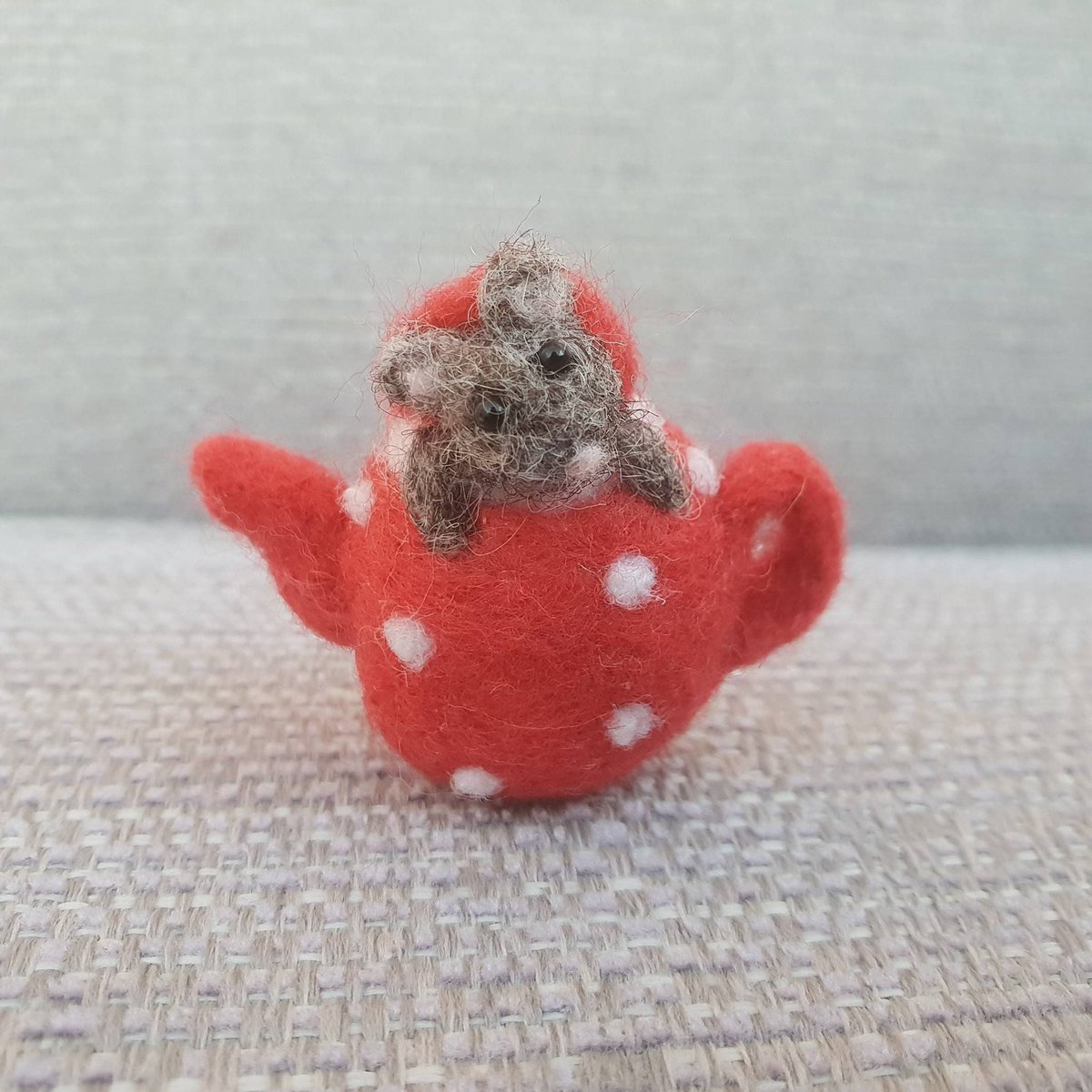 🎶 I’m a little teapot short and stout….here is my handle and here is my snout! 🎶 Hehe! Happy Thursday everyone 😊❤️
etsy.me/3qP9VvL
#earlybiz #mouse #etsy #firsttmaster