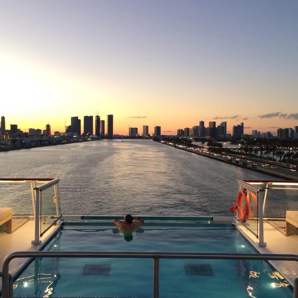 sheiladavies_'s tweet photo. What better place to watch the #sunset than over the Infinity Pool on the Aquavit Terrace on a @Vikingcruises ship. This was taken on the #VikingSun #sailing out of #Miami and one of my favourite photos ❤️#wanderlust #tbt #Throwbackthursday
#vikingcruises #myvikingstory https://t.co/NufJANZaTi