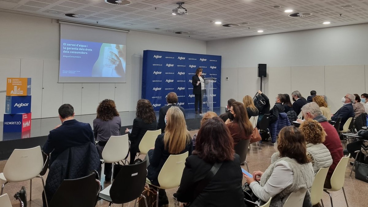 💧 Comença la jornada sobre "El servei d'aigua i la garantia dels drets dels consumidors" que celebrem avui a #RubíCity.

Seguiu les intervencions dels ponents en aquest fil i a l'etiqueta #AiguaiConsumidors.