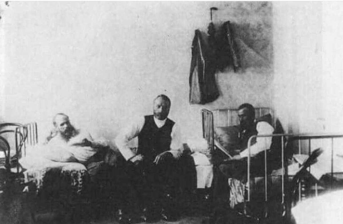 akil_tozu's tweet image. "Dostoyevski sürgün yıllarında, hapishanedeki bir köpekle, insan ilişkileri üzerine gözlem yapar.. ++