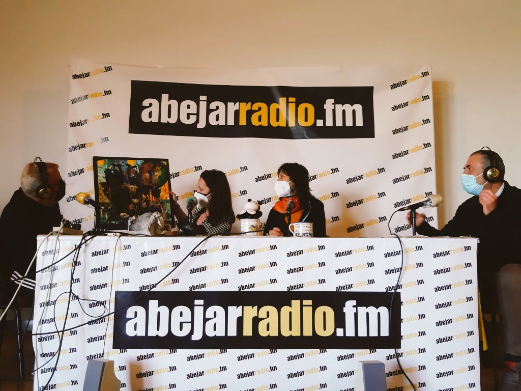 AbejarRadio's tweet photo. ABEJAR RADIO SIGUE SUMANDO PROGRAMAS CONTRA EL ESTIGMA.
Abejar Radio sigue sumando programas.En el programa de ayer nos visitaron Alicia y Noemí del @colegiocondes  si quieres conocer su gran labor pincha aqui 👇👇👇 @estigma0zgz @HHVoluntarZgz
https://t.co/gmWlzYPm65 https://t.co/8Yf1ALPusO