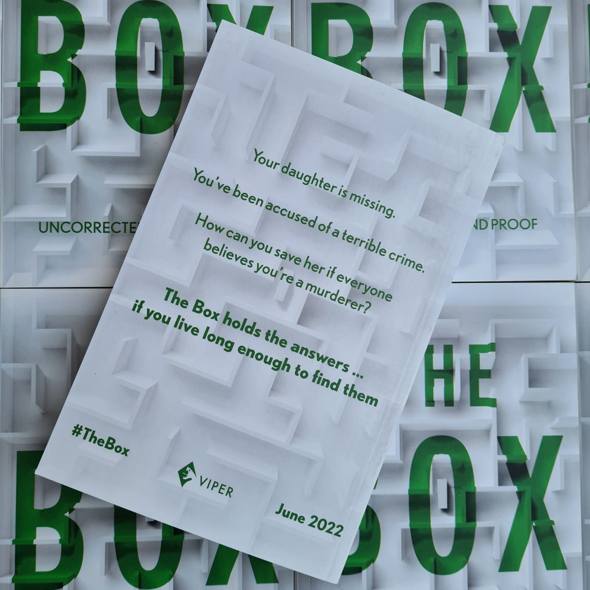 DanMalakin's tweet photo. GIVEAWAY TIME! 🎉🎉🎉

TWO SIGNED PROOFS of my page-turning thriller #TheBox from @ViperBooks + some lovely chocs + a fancy bookmark

To enter:
📚 Like/RT this post
📚 Follow me @DanMalakin 
📚 Comment with your favourite book of 2022

#WouldYouOpenTheBox?

UK only, ends 8/4/22 https://t.co/eeAZqwDVh5