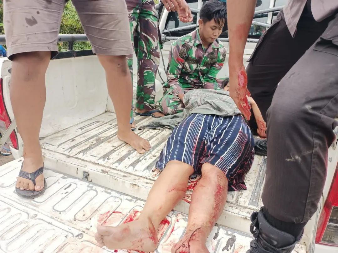 Ravispa12's tweet photo. Innalillahi Wa Innailaihi Roji'un

Prajurit TNI Sertu Eka dan Istri Meninggal Diserang KKB Papua, 2 Anaknya Selamat

https://t.co/QSc5SyvoCn https://t.co/4Uz04fhr5A