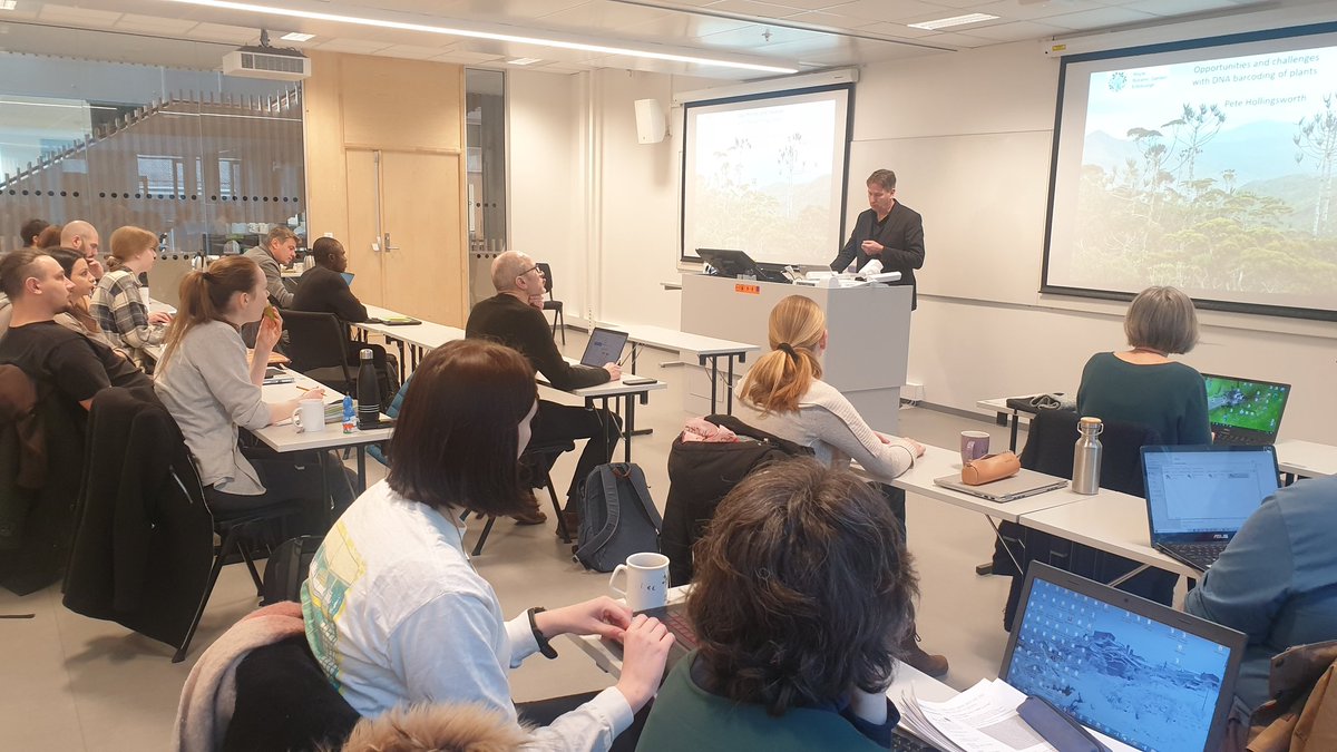 Mika Bendiksby (@bendiksbymika) on Twitter photo Been looking forward to this! 🤩 <a href="/HollingsworthPM/">Pete Hollingsworth</a> lecturing at our #Forbio course on #DNA_barcoding of #plants 🌱 Been looking forward to this! 🤩 <a href="/HollingsworthPM/">Pete Hollingsworth</a> lecturing at our #Forbio course on #DNA_barcoding of #plants 🌱