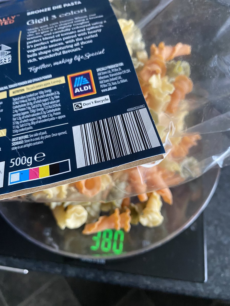 NoWitAtAll's tweet photo. @AldiUK That is not 500g of pasta. !! #shortchanged #missingpasta https://t.co/j7cDxkRHpa