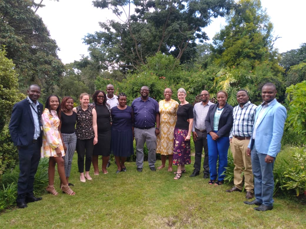accountlabzw's tweet photo. Team Zimbabwe had the pleasure of lunching with the @AusEmbZim Ms. Bronte Moules, Deputy Ambassador Susan Cash and Political and Trade Officer Francis Rwodzi, yesterday!
Interesting fact: Australians are automatically registered to vote in their last year of high school! https://t.co/sPm8HyVRtK