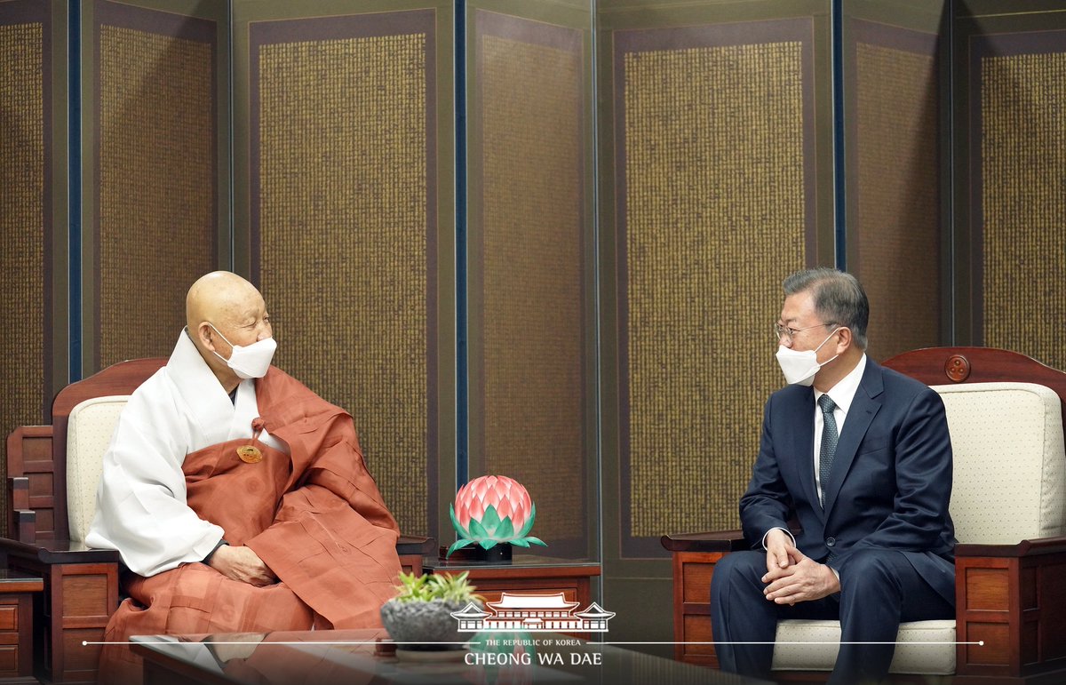 Moon Jae-in's Cheong Wa Dae tweet media