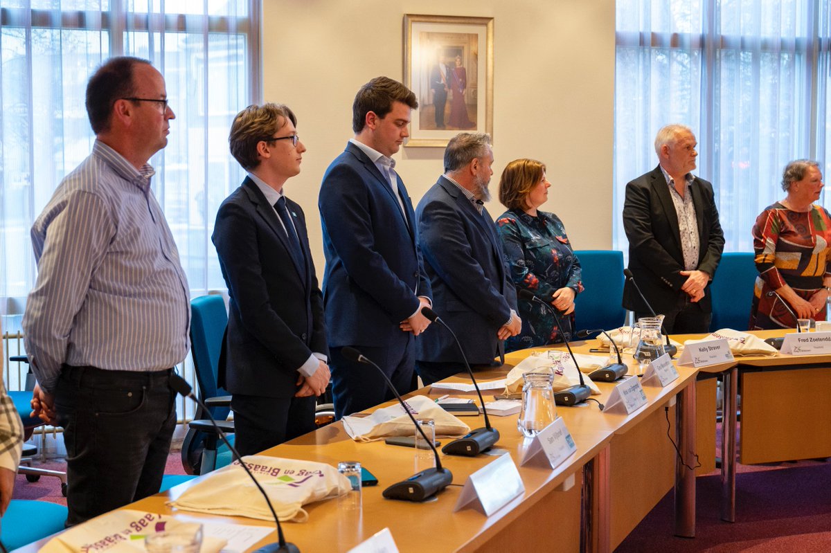 Gisteravond is de nieuwe gemeenteraad geinstalleerd. Veel succes; op naar mooie samenwerking tussen raad, college, organisatie en bovenal inwoners! @cdakaagenbraass @d66KenB <a href="/ProKenB/">PRO Kaag en Braassem</a> <a href="/SamenKB/">SvKB</a> <a href="/VVDKenB/">VVD Kaag en Braassem</a>
