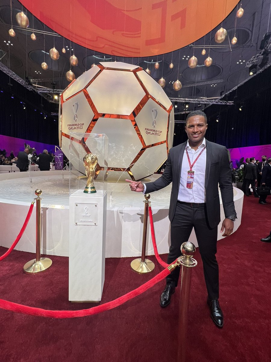 anto_v25's tweet photo. Asistiendo al Congreso de la @fifaworldcup #Qatar2022 #Doha 🇪🇨⚽️⚽️ 🇪🇨 https://t.co/dArwKk6C3z