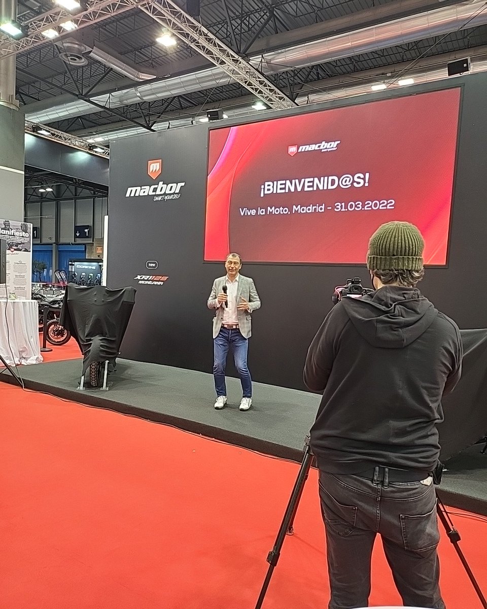 _PMSV's tweet photo. Comenzamos con la presentación de #macbor en @vivelamoto con @txema_riano en @IFEMA
@ldcruce https://t.co/uGlAzG7WJ7