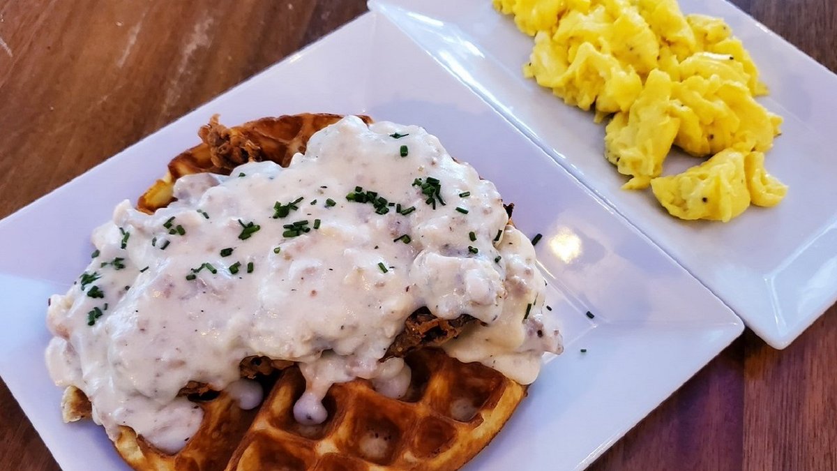 FairviewPhilly's tweet photo. Brunch Sat &amp; Sun 11 am - 3 pm &amp; then dinner/bar 4 pm - 12 am (still open 3-4pm only for beer &amp; drinks). We'll have live music 11 am - 2 pm both days by Tim Brey &amp; Friends. Serving pitchers of Mimosas &amp; Bellinis for $30! Sunday 1/2 bottles of wine 4-10pm #Brunch #Philly  #Foodies https://t.co/Tj3tzYHSIS