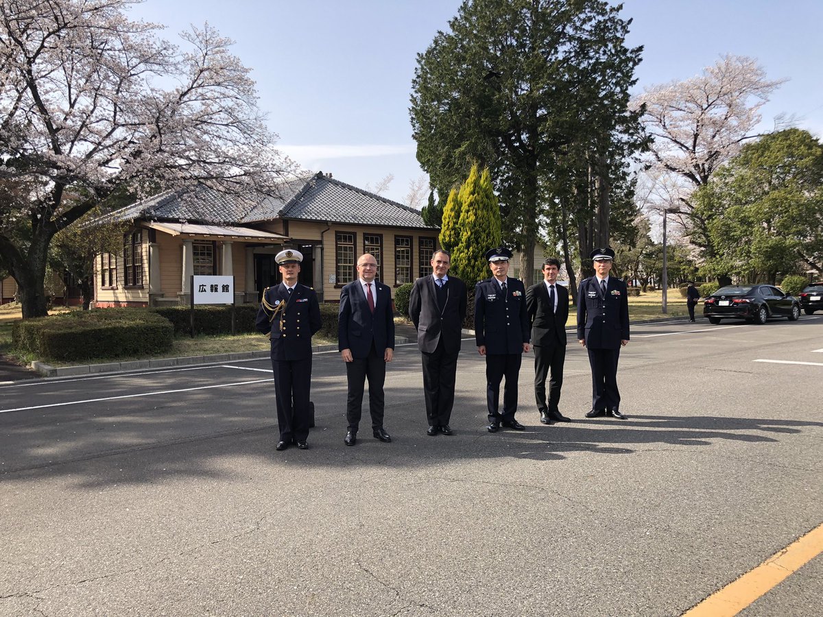 ConsulKyoto's tweet photo. #LeSaviezVous ? Le premier avion à avoir volé dans le ciel japonais était français! L’ambassadeur #Setton visitait cet après-midi la base aérienne de Kakamigahara, Gifu, où tout à commencé! https://t.co/PRYdcngpqn