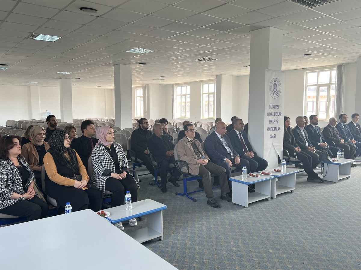 gazianteptedeva's tweet photo. Genel Merkez Yönetim Kurulu Üyelerimizle birlikte Gaziantep Ayakkabıcılar Esnaf ve Sanatkarlar Odası Başkanı Mehmet Emin İnce’yi ziyaret ediyoruz. https://t.co/4QZKBzDCZX