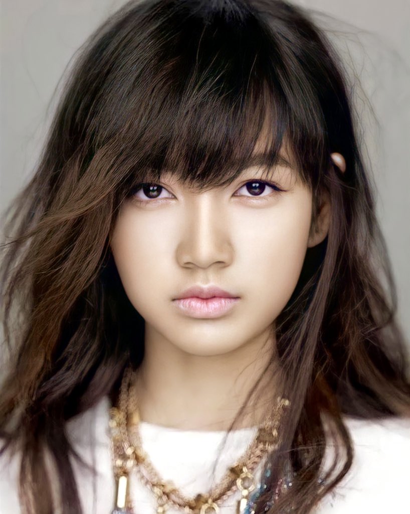 LKFiles97's tweet photo. that intense gaze 

#JUNGKOOK #정국 #LISA #리사 https://t.co/M2mpXdSyRn