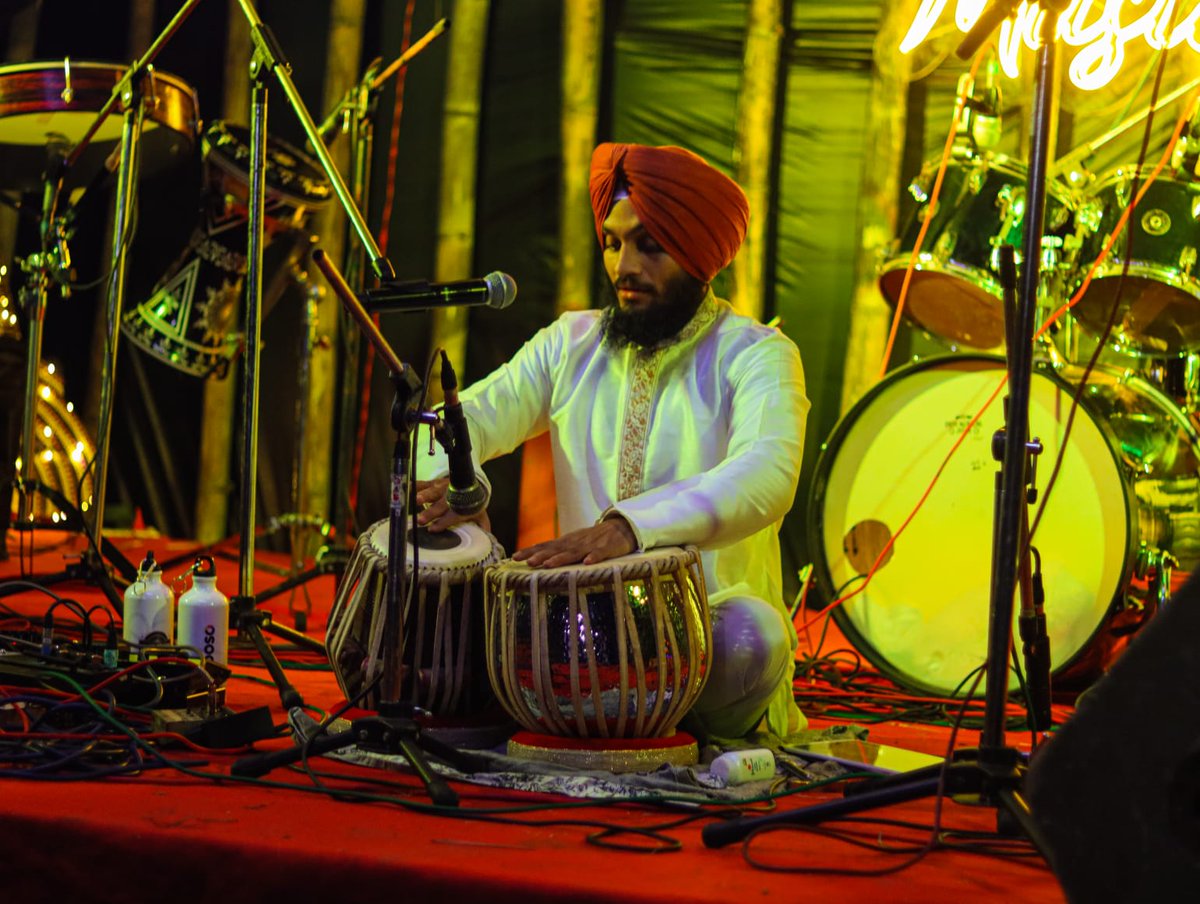 These photographs and memories are all that we have from our previous Musicathon editions..and from time to time we go back to these to cherish those beautiful evenings. 🕺💜

Live entertainment partner : Roposo 
Travel partner : Chindi Safar 
Powered by : Carvaa India