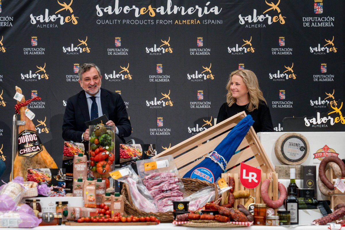 saboresalmeria's tweet photo. Impulsamos la internacionalización de la marca  #Saboresalmeria con la participación en 2 nuevas ferias!! 👇

@AlimentariaBCN 4-7 de abril
@FruitLogisticaE  5-7 de abril
#Productos #Almería #Feria #Barcelona #Berlín #Agricultura https://t.co/ziJe6qTFA2