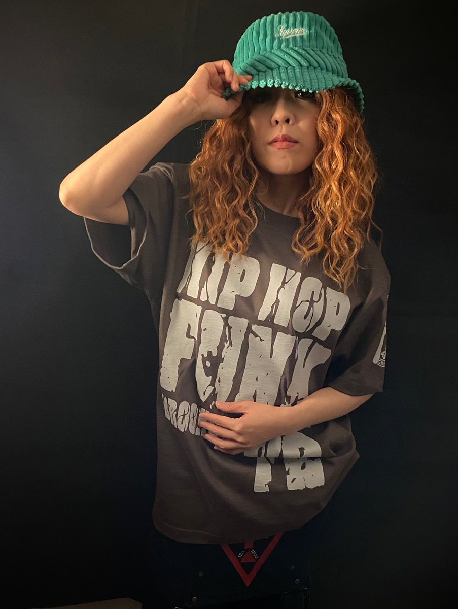 WODDYFUNK's tweet photo. New arrival!
久々ビッグプリントTシャツ
前回VINTAGE FUNK 65
JBファンク誕生50周年記念
ヒット作T
vol2
HIP HOP FUNK BROOKLYN 72
BIG生誕50年を記念
袖グレカシンボルもビッグプリント
通販できます
⬇️⬇️⬇️
https://t.co/9zbpBJti0n
#hiphop
#ヒップホップ
#hiphopfunk
#brooklyn
#ブルックリン https://t.co/yqiP4IGo5C