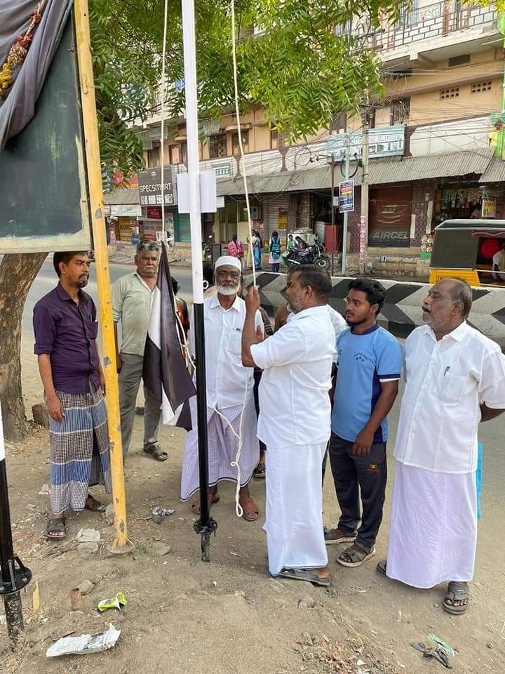 tmmkhqofficial's tweet photo. மதுரை தெற்கு மாவட்டம் மனித நேய மக்கள் கட்சியின் 14 ஆம் ஆண்டு துவக்கத்தை முன்னிட்டு 92 வது வார்டு MMC காலணியில் கட்சி கொடி ஏற்றப்பட்டது.

#mmk14 #மமக https://t.co/zhIcGHbnSO