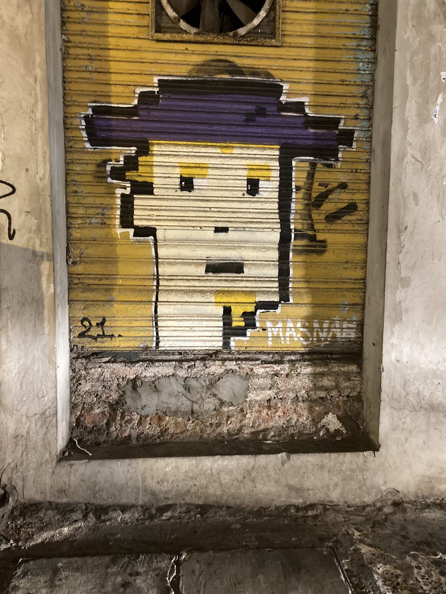costenya_'s tweet photo. Caminar por las calles de Cartagena, Colombia y encontrar esto #NFT #cryptopunks #NFTCommmunity https://t.co/SRNl81hvQi