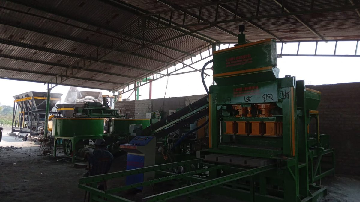 shreeeng29's tweet image. 16 bricks fully automatic bricks &amp;amp; block machine recently installation complete...
contact us:-93337225827
#FlyashBricksMakingMachine