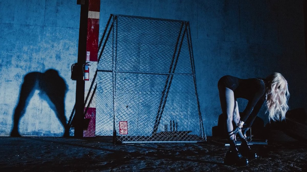 MadonnaUltimate's tweet photo. The new @madonna #Frozen ❄️Remix feat
@070shake is ❤️🔥 ! I 💙the Remix it is ! Watch: https://t.co/tfJleysNvO #madonna #070shake #danimoon #video #pop #queen https://t.co/xfpVyWlAjR