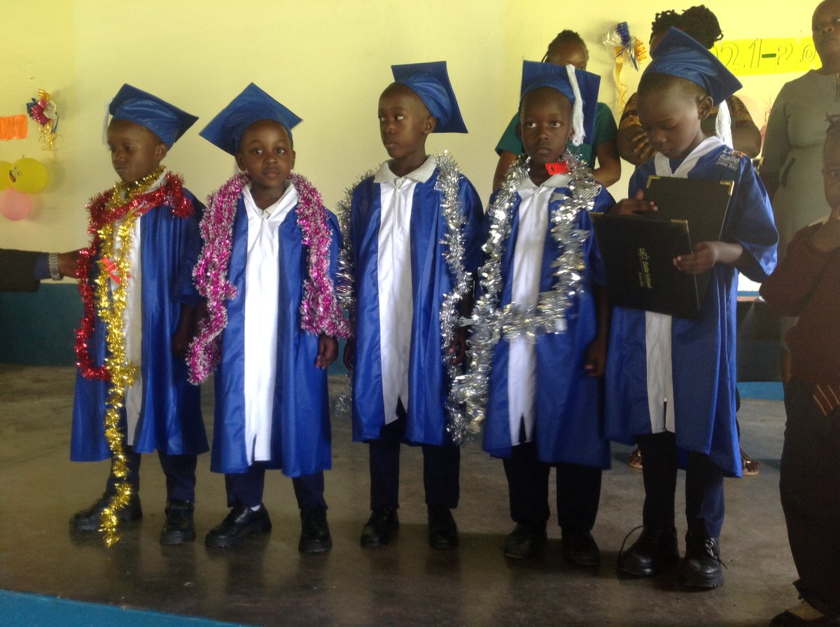 LaSalleFnd's tweet image. #Graduationtime
Our students have successfully completed the first year of the newest school in the Lasallian family, La Salle School-Homabay, in Kenya
@LasalleLwanga