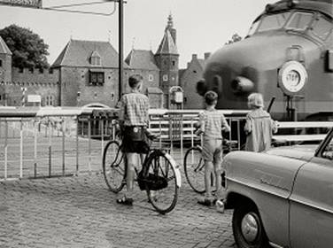 Vandaag is onze publieksbalie open tot 15.00 uur. ow.ly/P2Zy50Ippei