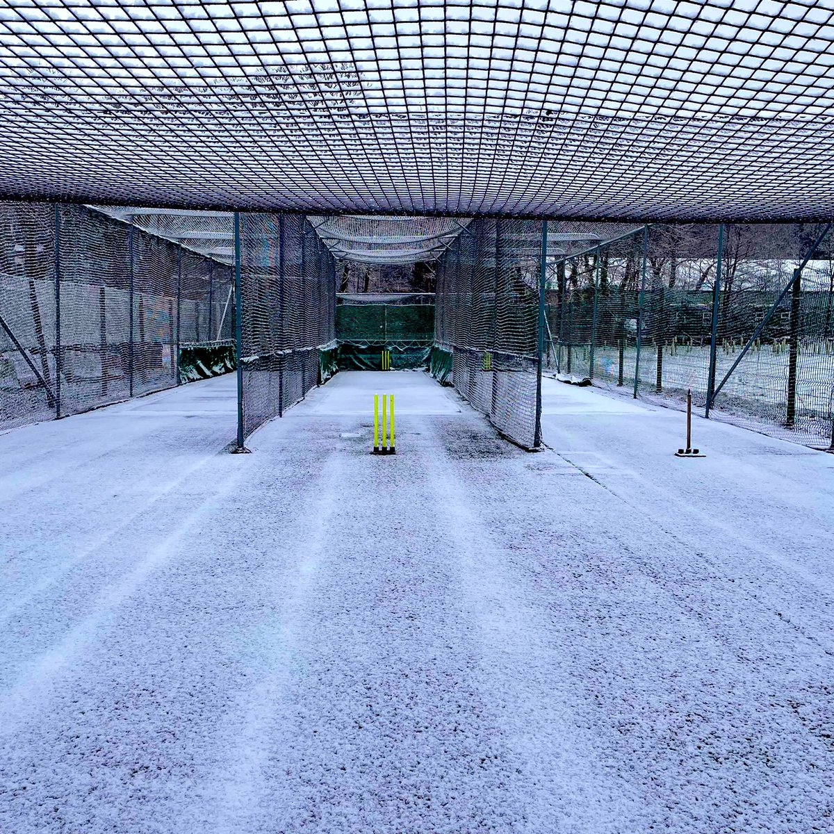 ThongsbridgeCC's tweet photo. Just over two weeks to go to the start of the season ✅
Outfield and grounds prepared for a busy summer of cricket ✅
Currently 0° C in Thongsbridge ✅
#CricketInTheSnow #SnowStopsPlay https://t.co/MfgFrwo9IV