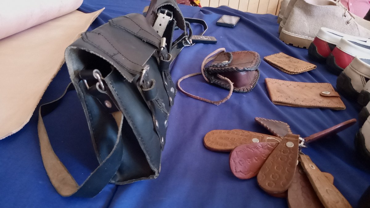 FFSPAKe's tweet photo. Laikipia Livestock Marketing Society based in Kimanju, Laikipia North is adding value to hides and skin from their livestock. They are making shoes, belts, handbags and other ornaments #FarmToMarket #FarmForestry #Laikipia #ValueAddition https://t.co/xGwo49bvvY