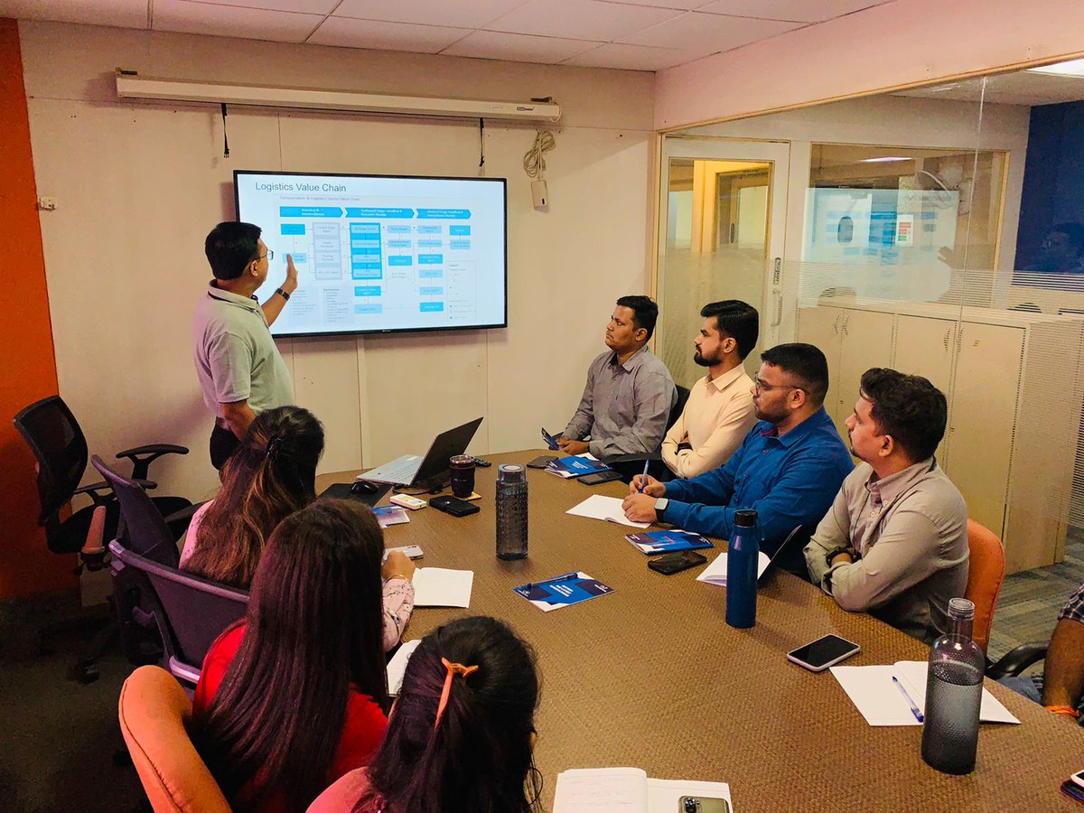 GoWebXpress's tweet photo. All the new joiners were given a warm welcome with a special Induction session conducted by our CEO Apurva Mankad sir and our project managers. It was a great learning session for our new joiners.
.
.
#orientation #webxpress #ThursdayThought #logistics #Transportation https://t.co/1cBFZ0tpWD