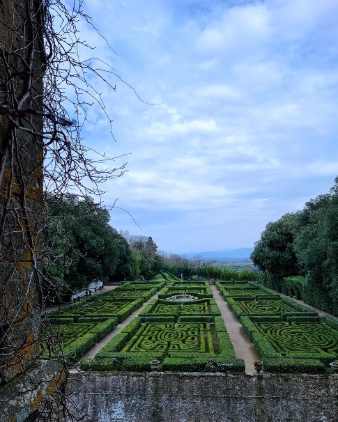 Il #CastelloRuspoli è un bellissimo castello medievale situato nel comune di #Vignanello, in provincia di #Viterbo. Conserva al suo interno tutta la storia della famiglia Ruspoli. 

📸 IG <a href="/bianca/">Andrea Marco Bianca</a>.bi.1  

 #FaiUnSaltoNelLazio #LazioEternaScoperta #LazioIsMe