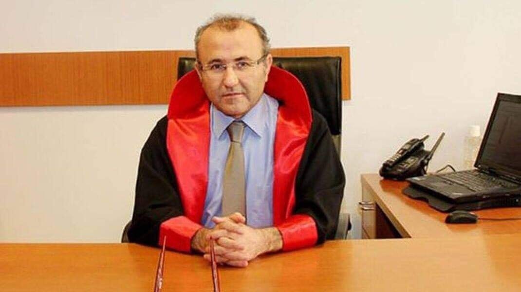 DHKP-C terör örgütü tarafından şehit edilen Cumhuriyet Savcımız #MehmetSelimKiraz'ı şehadetinin 7. yılında rahmetle anıyorum. Ruhu şad, mekanı cennet olsun.
