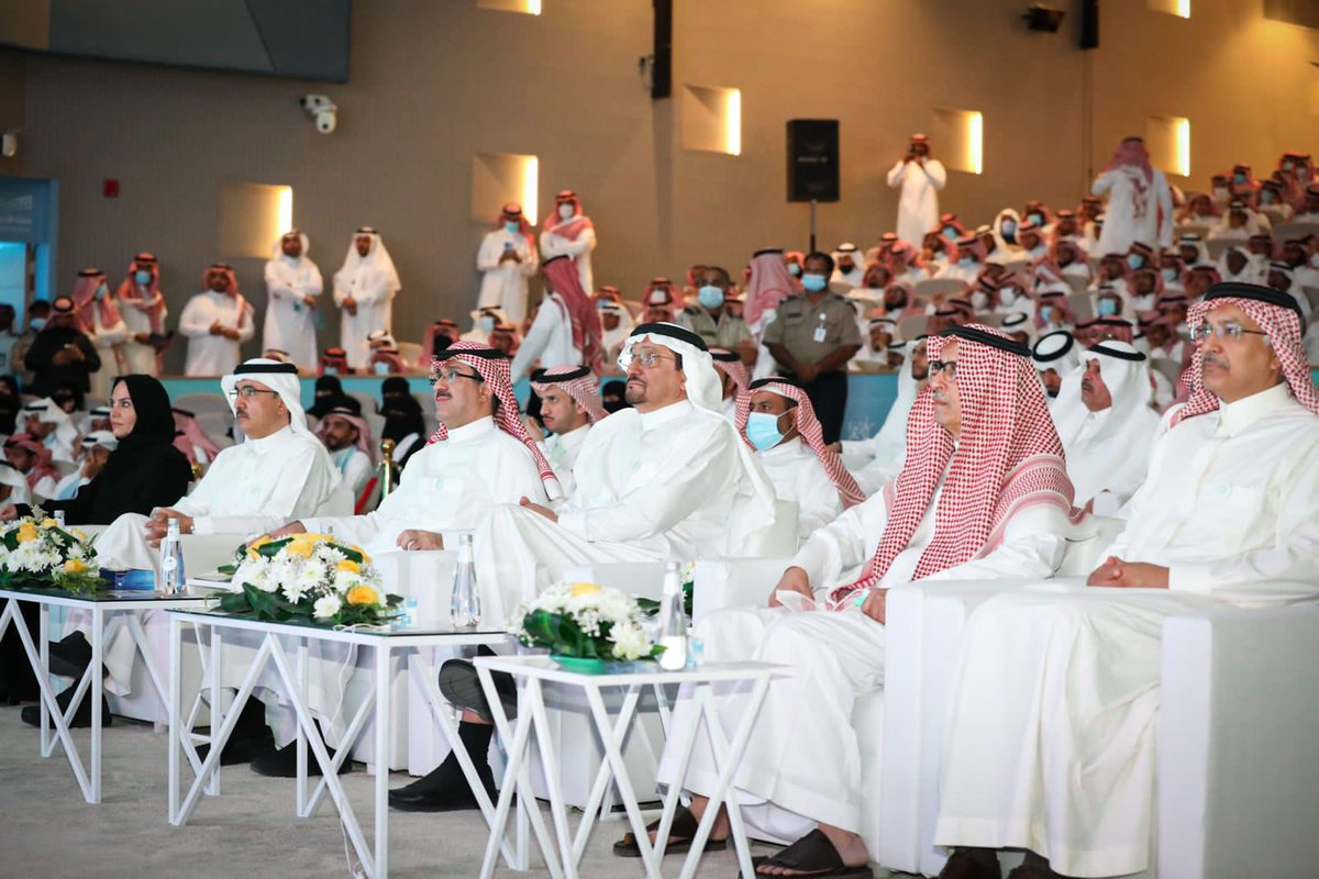 News_Ejazah's tweet image. عاجل:
وزارة التعليم:
معالي وزير التعليم يكرّم 517 معلماً ومعلمة من المتميّزين في نتائج اختبار الرخصة المهنية، و33 مدرسة تميّزت في الاختبارات الدولية. #تكريم_المعلمين