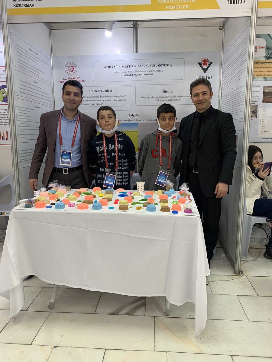 Tübitak 2204 Ortaokullar arası proje yarışmasında bölge birincisi olarak Türkiye finallerine katılmaya hak kazanan Mehmet Akif Ortaokulumuzu tebrik ediyoruz. <a href="/tuncay_morkoc/">Tuncay Morkoç</a> <a href="/skaygusuz/">Salih Kaygusuz</a> <a href="/DastanOkan/">Okan Daştan</a> <a href="/AkifTortum/">TORTUM MEHMET AKİF ORTAOKUL</a>