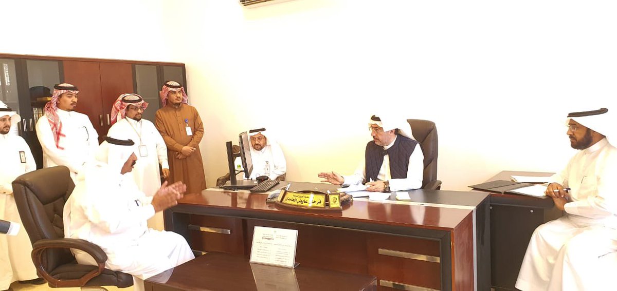 asirmunicipal's tweet photo. #عاجل |

تنفيذاً لتوجيهات سمو أمير منطقة #عسير الأمير تركي بن طلال ، أمين #عسير الدكتور وليد الحميدي يفتتح بلدية العرين الفرعية والتي تم رفعها من مكتب خدمات الى بلدية فرعية مرتبطة بالأمانة وذلك لتسهيل تقديم الخدمات للمواطنين ، و التقى بالأهالي مستمعاً للإحتياجاتهم البلدية . https://t.co/NjKjOravKQ