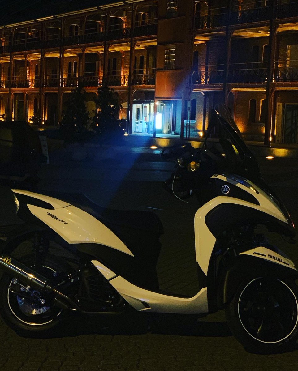 jin_jin_jinta's tweet photo. 横浜は夜景が綺麗だなその2✨✨✨✨✨
🛵3333333
#LMW
#YAMAHA
#TRYCITY
#トリシティ
#トリシティ125
#みなとみらい
#赤レンガ倉庫
#観覧車
#コスモワールド
#横浜
#バイクのある生活
#バイク男子 https://t.co/UN0mkGmIUQ